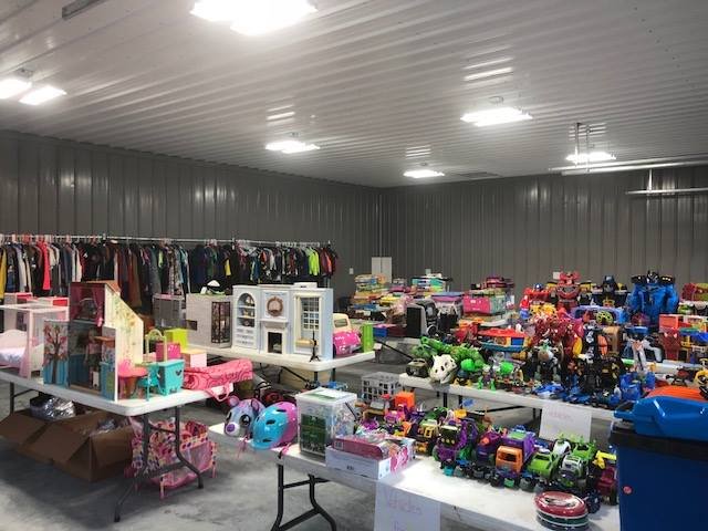 Garage sale photo 10