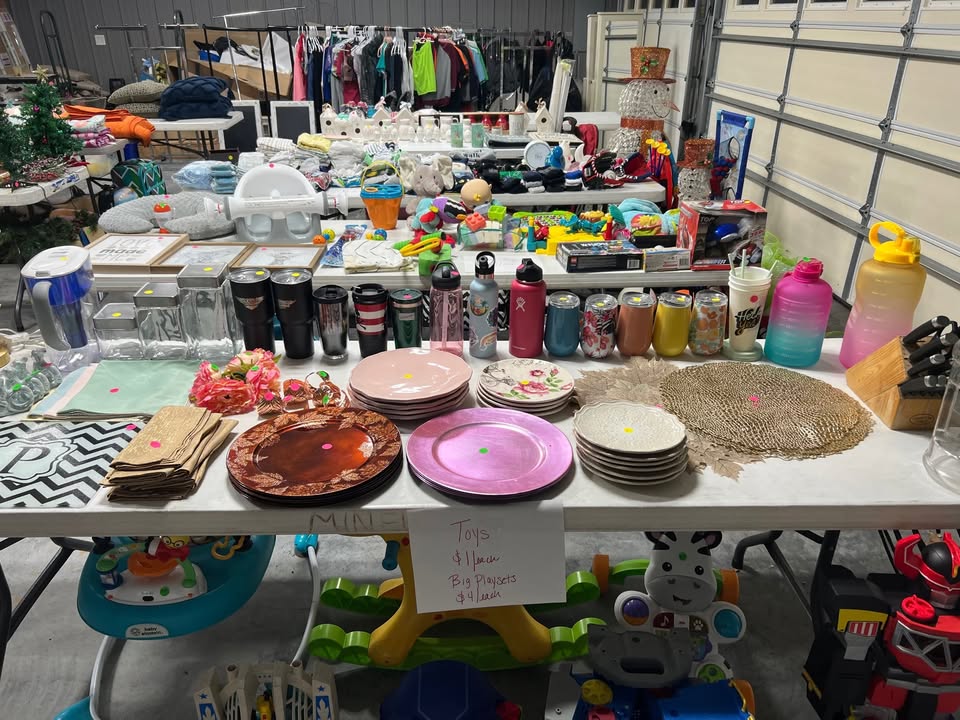 Garage sale photo 2