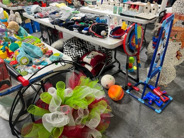 Garage sale photo 7