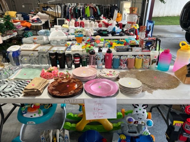 Garage sale photo 12