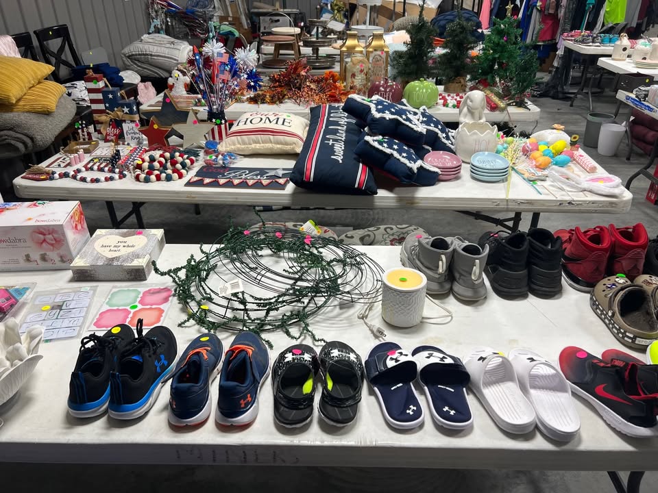 Garage sale photo 4