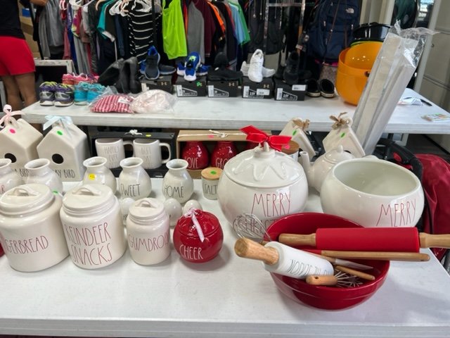 Garage sale photo 8